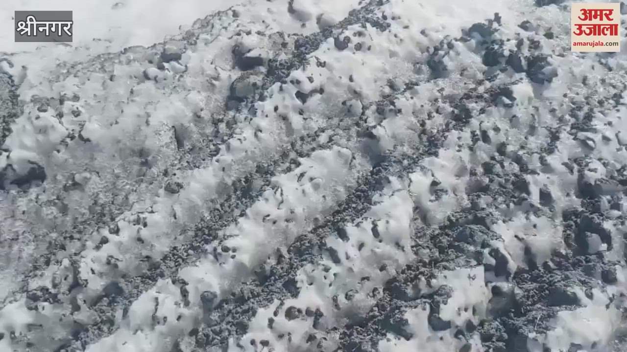 Fresh snowfall blanket on Srinagar-Leh at Pandraass Minimarg.