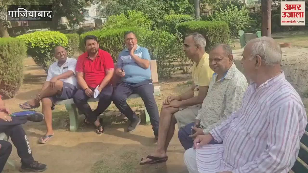 Councillor Gaurav Solanki informed the residents about the scheme in Ghaziabad Sector-3A Vaishali Pink Park program