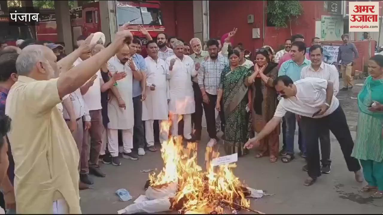 पहलगाम हमले के विरोध में बठिंडा में हिंदू संगठनों और भाजपाइयों ने फूंका पाक का पुतला