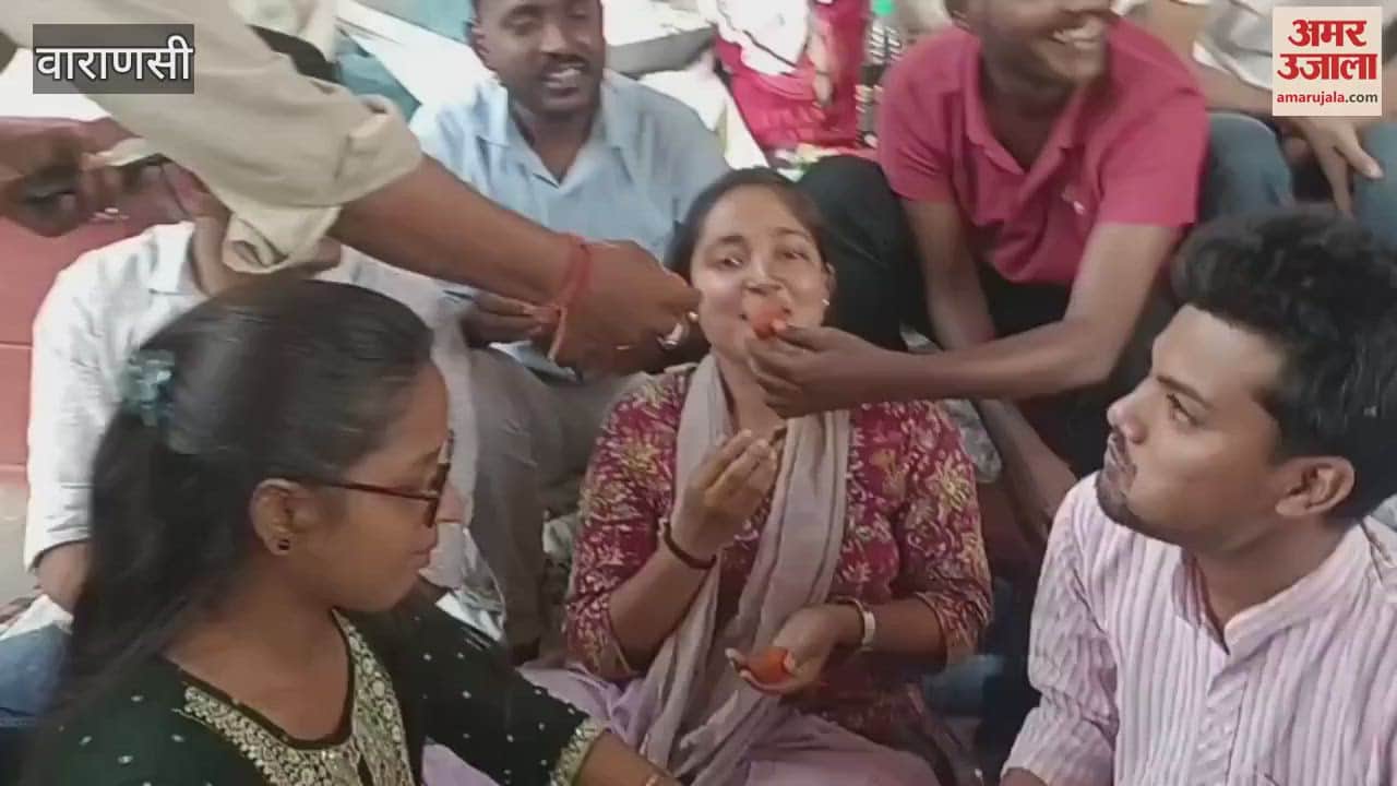 Student got justice in BHU people fed her sweets