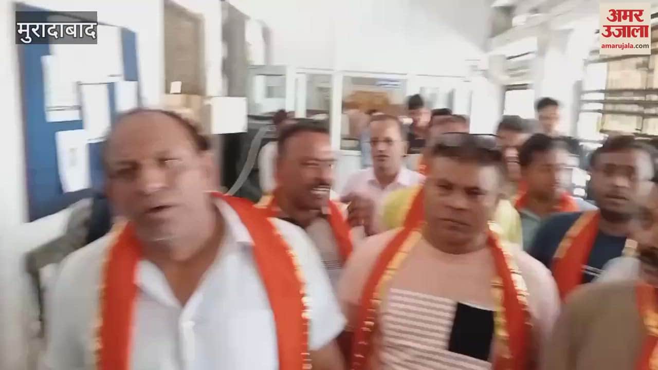 Shivsena protests against supply of dirty water, accuses corporation of corruption