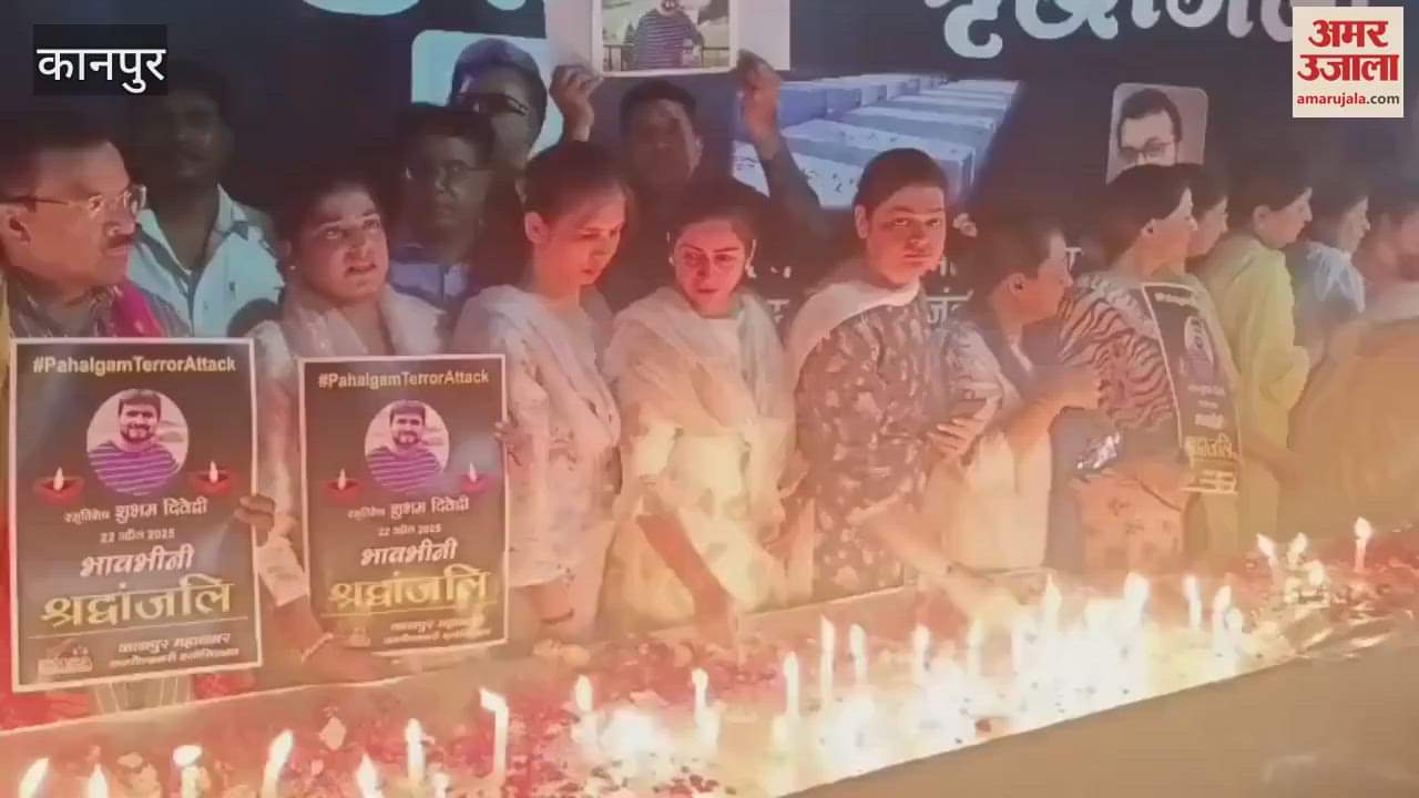 Sindhi community took out a silent candle march