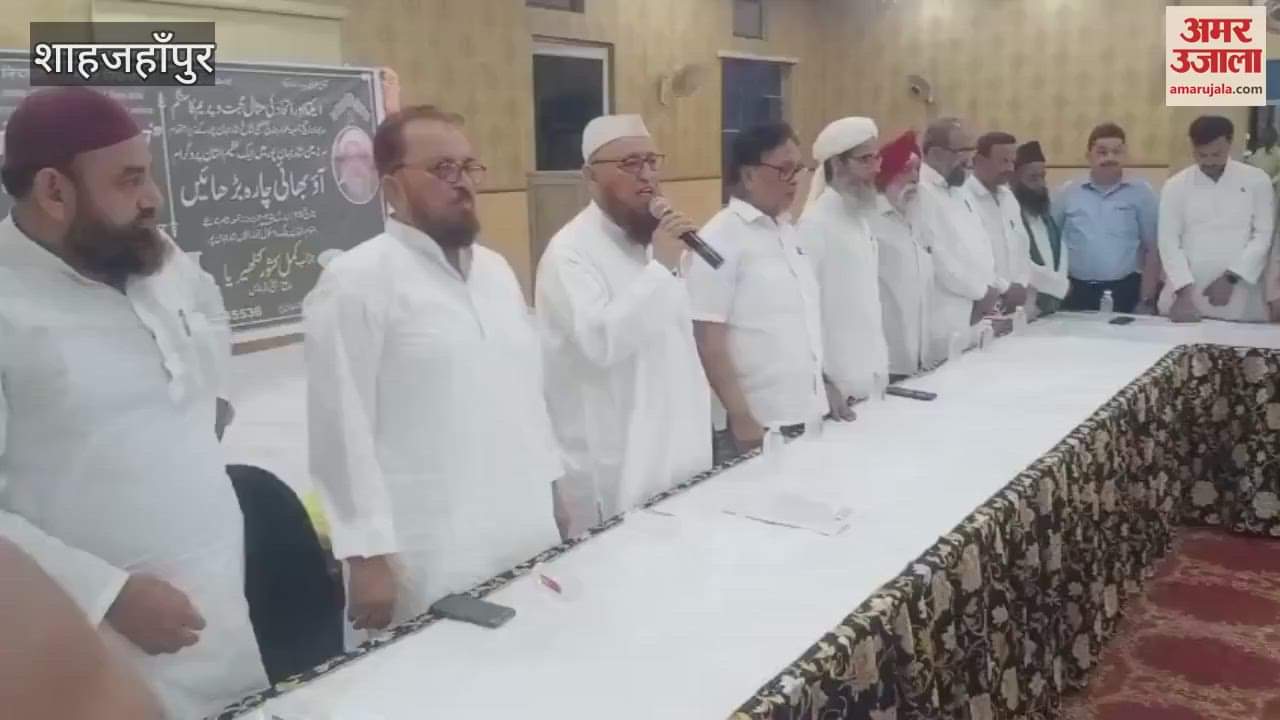 Hindus and Muslims together paid tribute to those killed in the terrorist attack