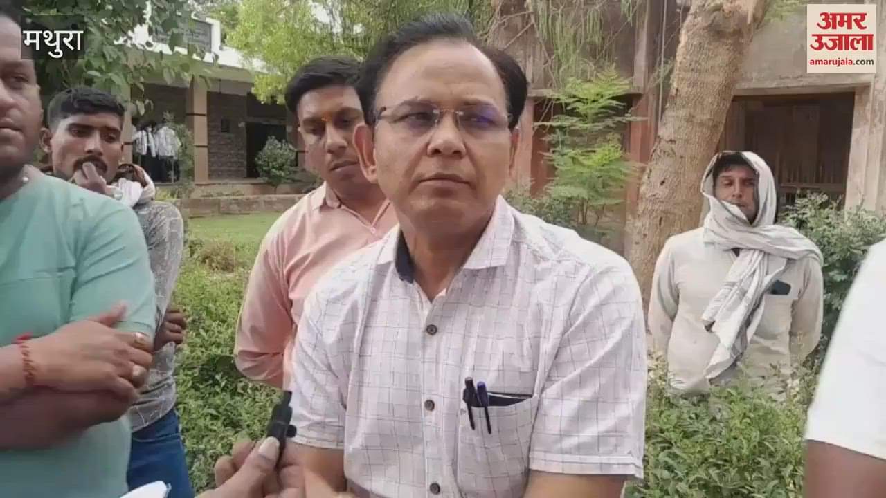 Contract worker dies due to electric shock Fell down from electric pole while removing hoarding