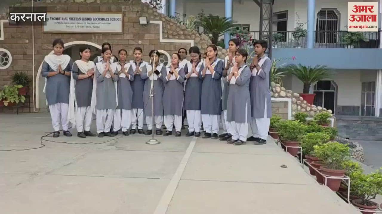 Students and teachers reached school in Karnal wearing black bands on their hands, expressed anger against terrorism and Pakistan