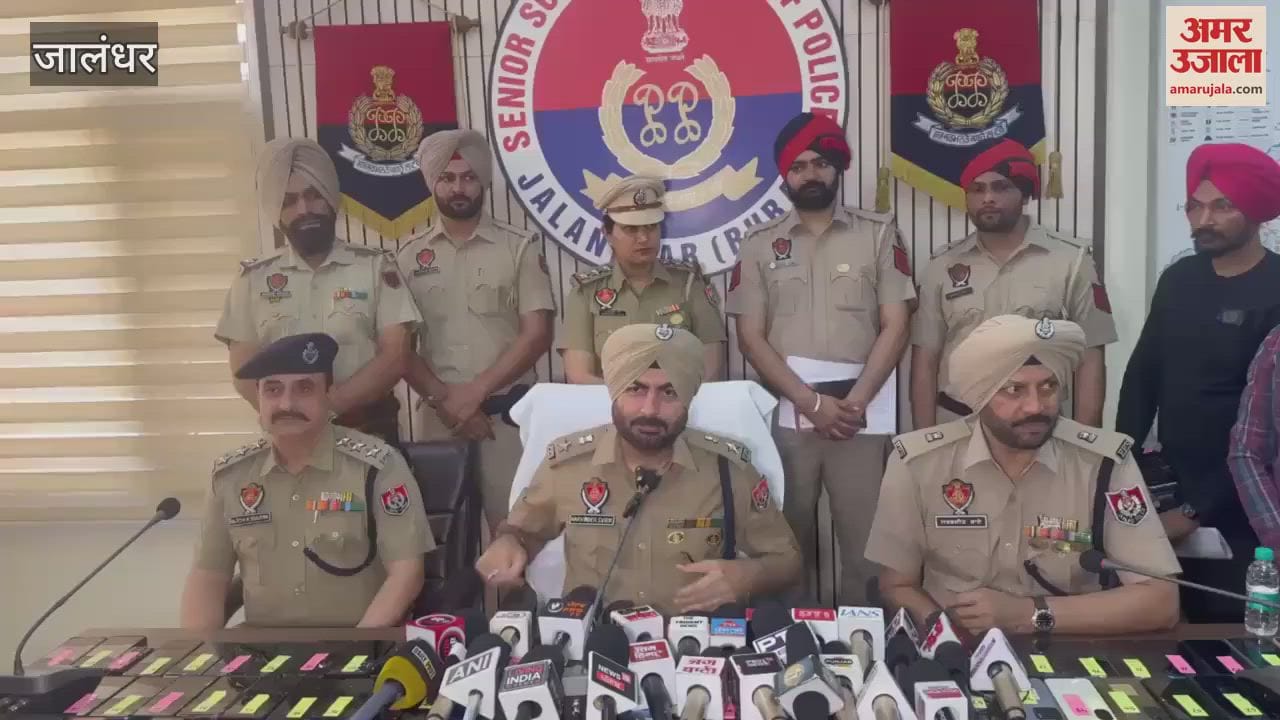 जालंधर पुलिस ने लूटे और चोरी किए मोबाइल फोन मालिकों को लौटाए