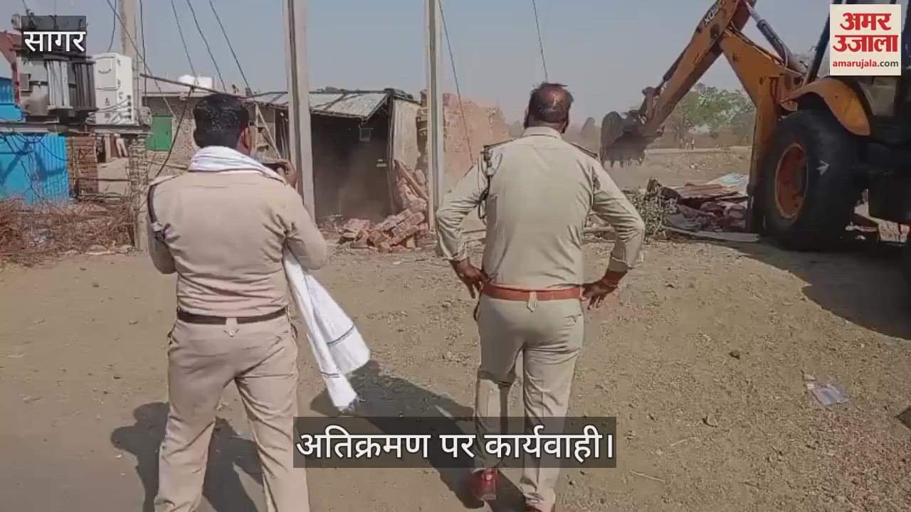 Administration's bulldozer ran in Sanodha, shops of the youth who kidnapped a Hindu girl were demolished