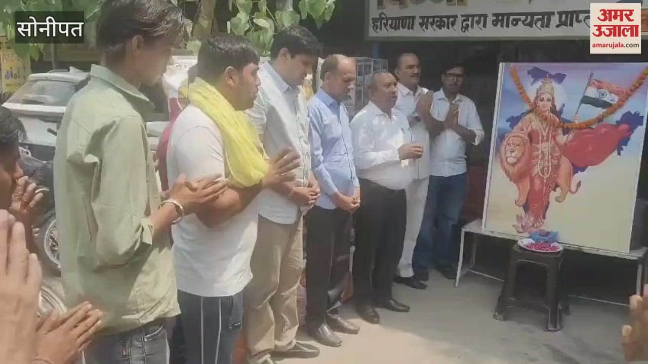 सोनीपत में पहलगाम आतंकी हमले में मारे गए लोगों को गायत्री मंत्र का जाप कर दी श्रद्धांजलि