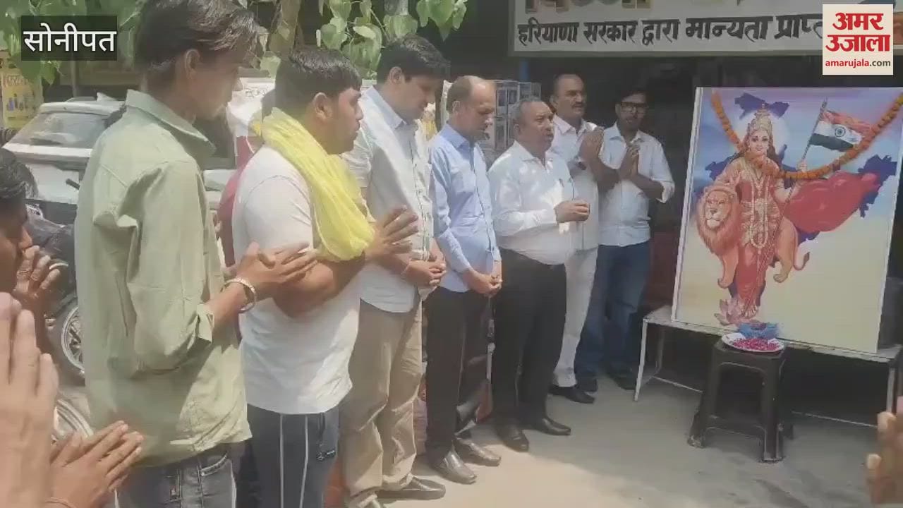 सोनीपत में पहलगाम आतंकी हमले में मारे गए लोगों को गायत्री मंत्र का जाप कर दी श्रद्धांजलि