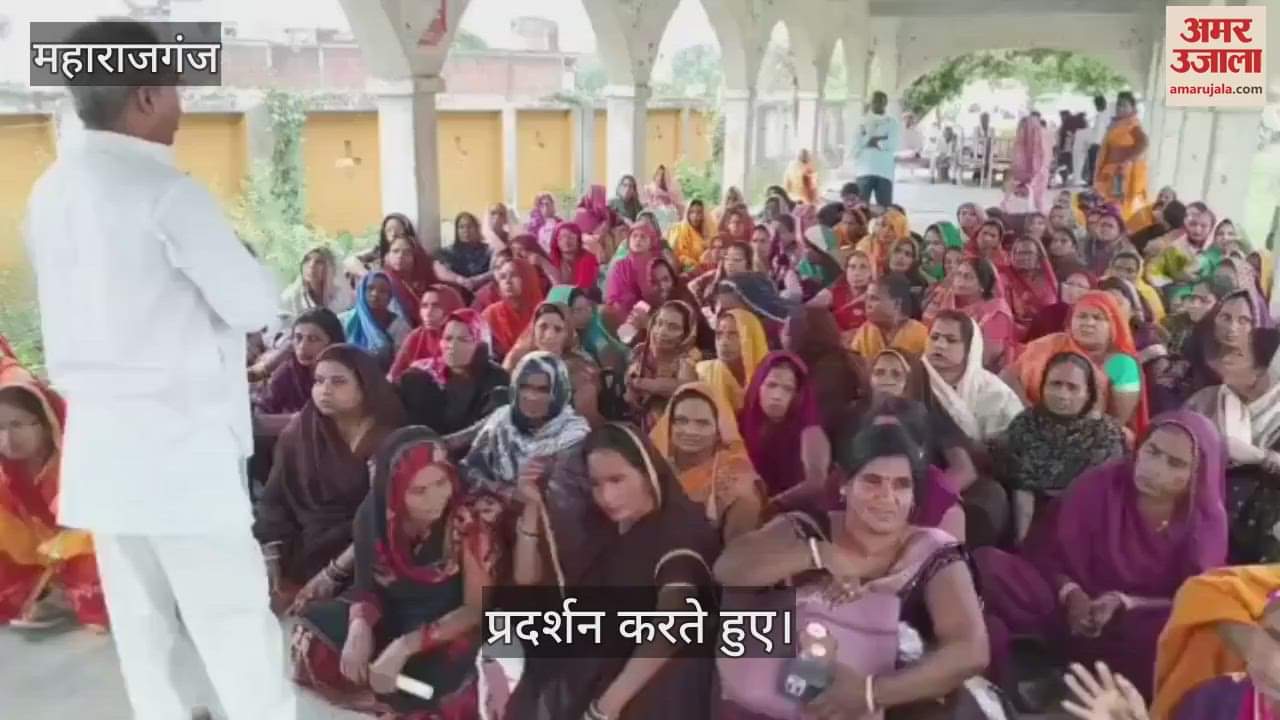 The cook staged a sit-in demanding honorarium