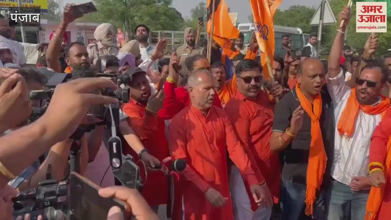 फगवाड़ा से अटारी बॉर्डर तक शिव सेना का प्रदर्शन, पाक पर हमला करने की मांग