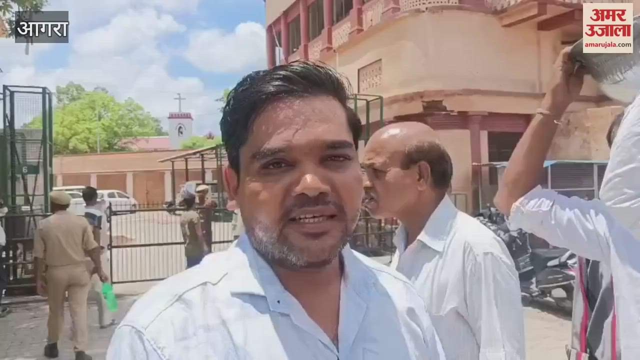 Farmers reached the Collectorate with moong and protested like this