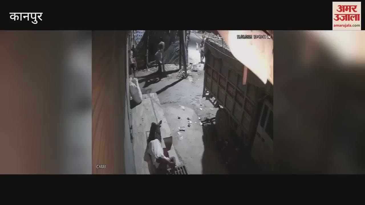 Drunkards pelted stones in Kanpur due to intoxication