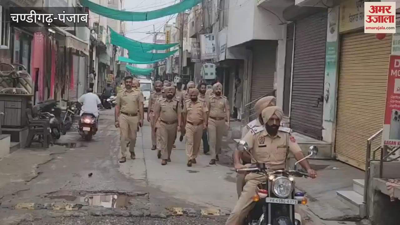 Police took out a flag march in Jalalabad