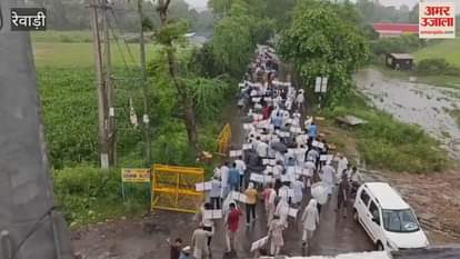 Villagers are marching on foot in the city for a 200-bed hospital in Rewari