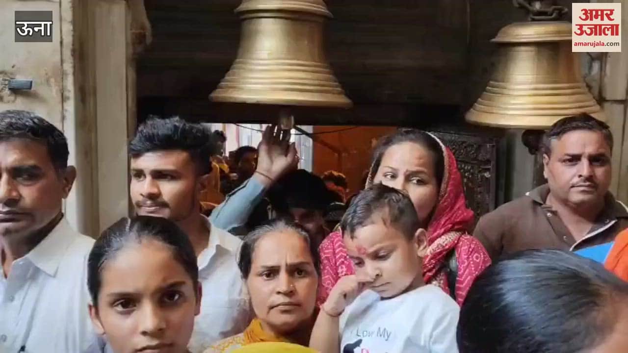Una On Sunday a huge crowd of devotees gathered at the temple of Maa Chintapurni and stood in long queues to have darshan