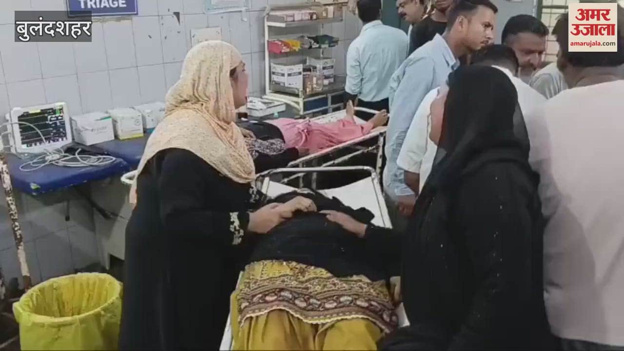 UP Roadways bus collides with tempo in Gulaothi three killed