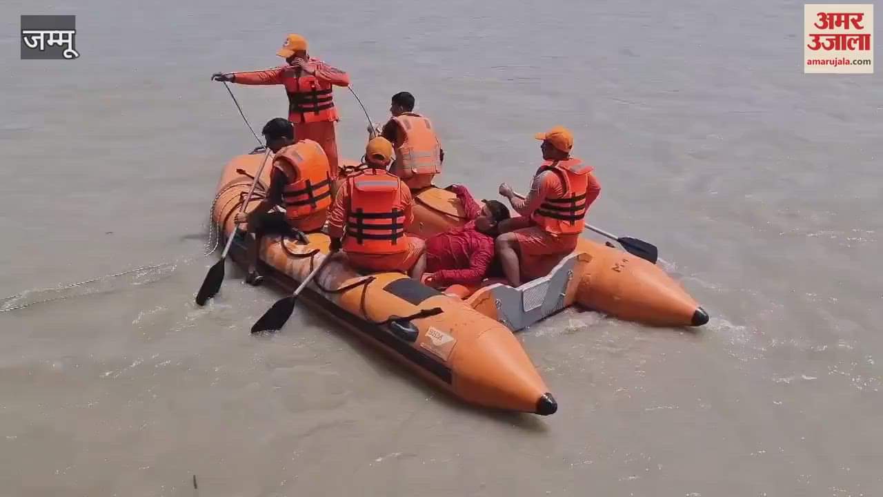 Mock drill on the river bank of Lal Project, training given to deal with flood and disaster