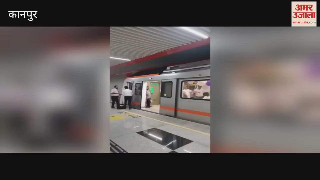 Members of Parivartan Forum enjoyed metro journey