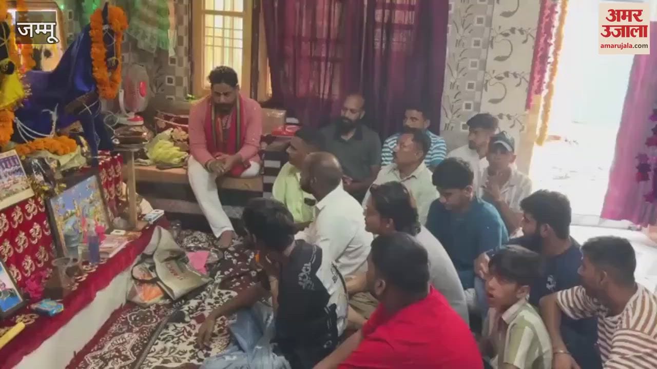 Guru Purnima festival at the place of Kuldevta Raja Mandalik ji in Gho Manhasa, disciples of Sevak Dhara Singh Baba reached there