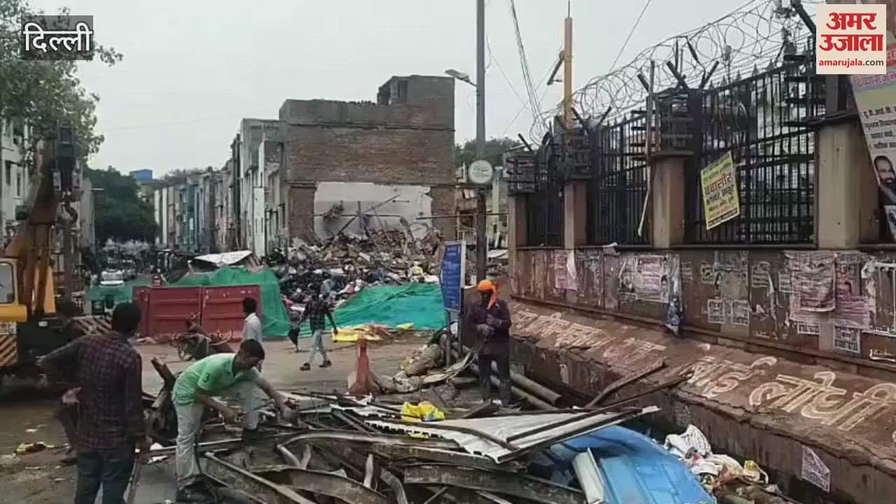 Building collapses in Delhi's Azad Market one dead
