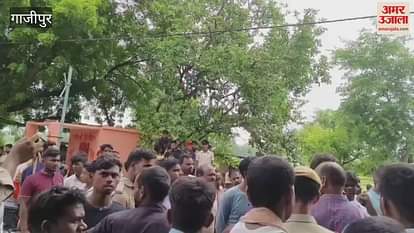 School bus crushed teenager in Ghazipur villagers staged massive road blockade