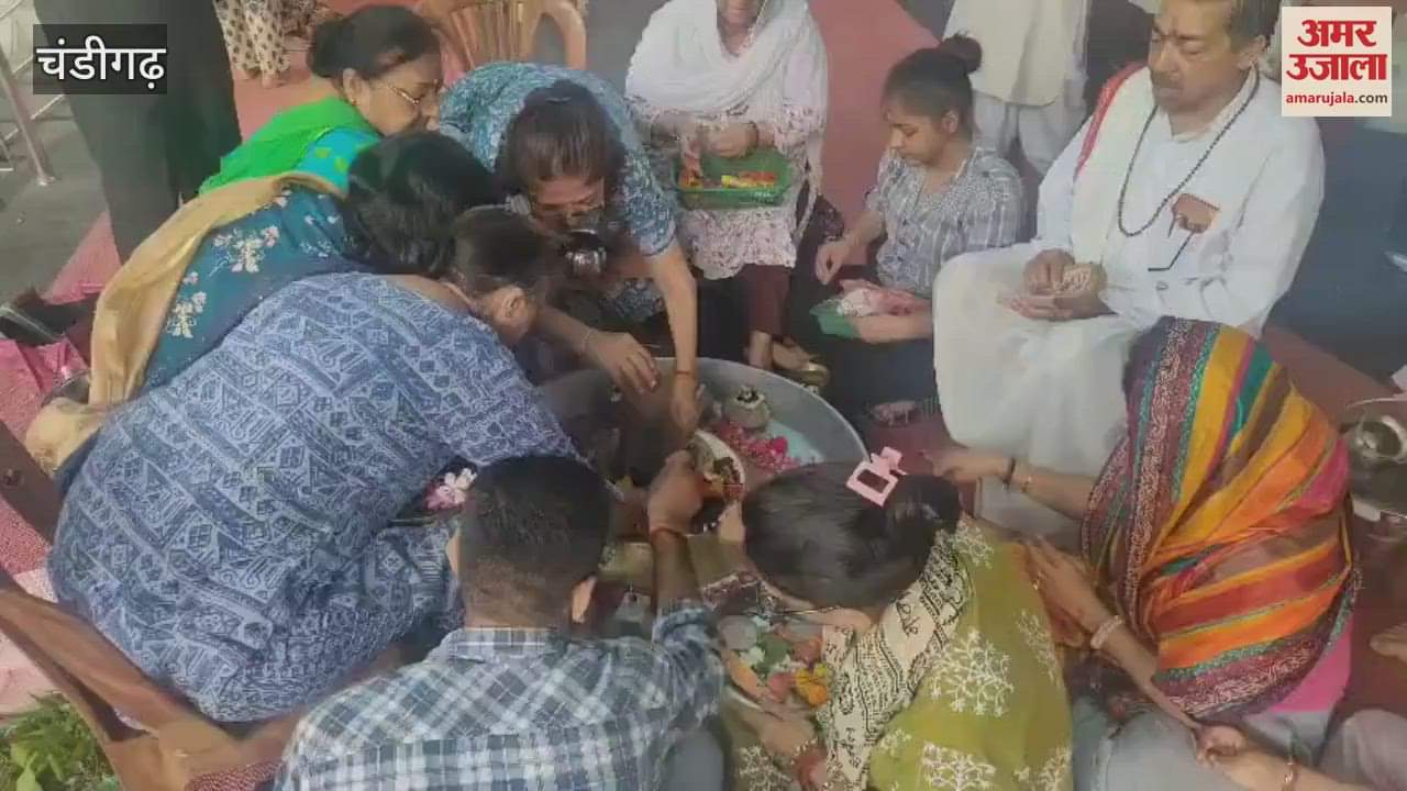 Puja on the second day of Sawan at Shri Sanatan Dharma Sabha Shiv Mandir, Sector 8, Chandigarh