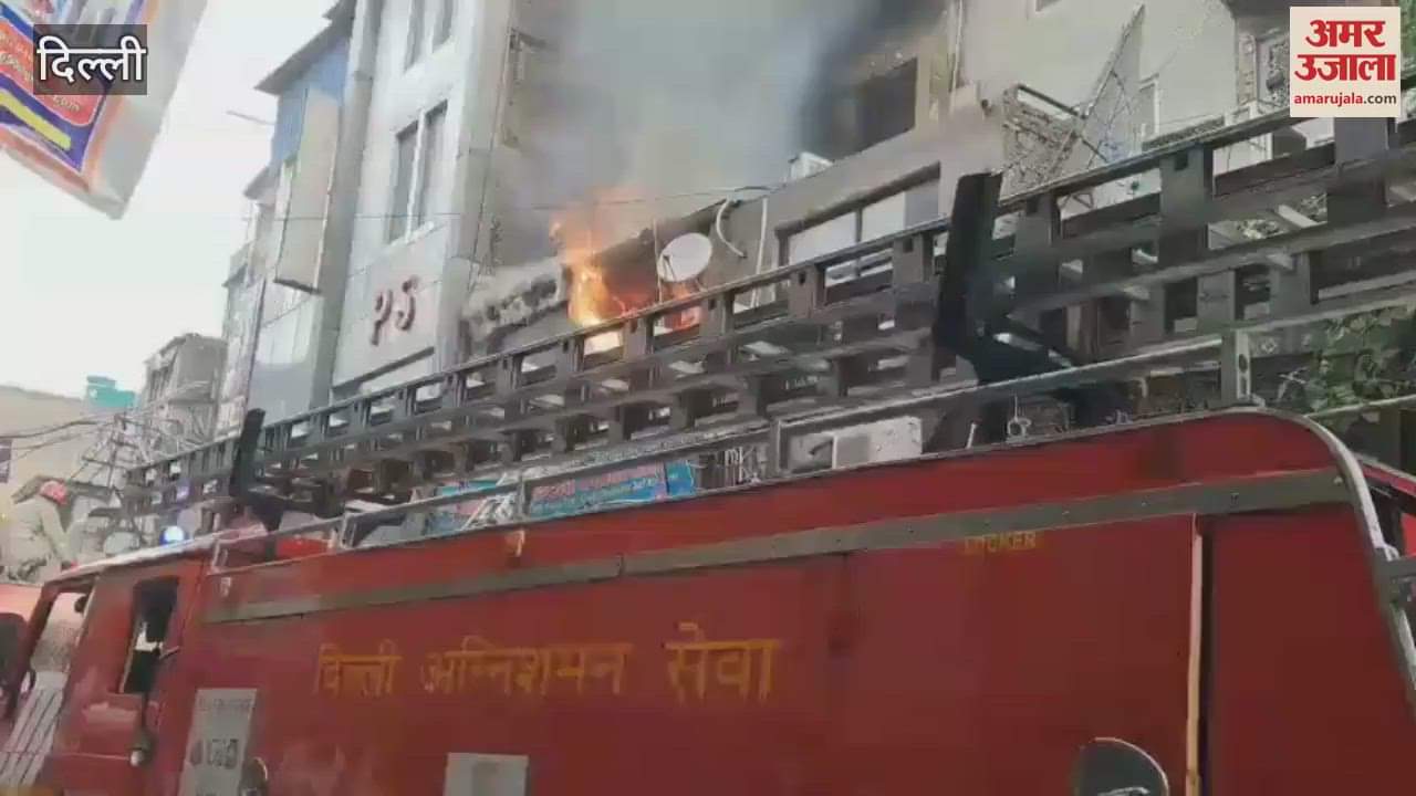 Fire breaks out in Delhi's Sadar Bazar