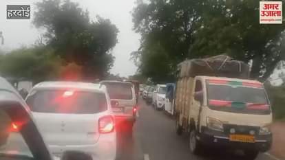 Traffic disrupted due to falling of trees in Hardoi