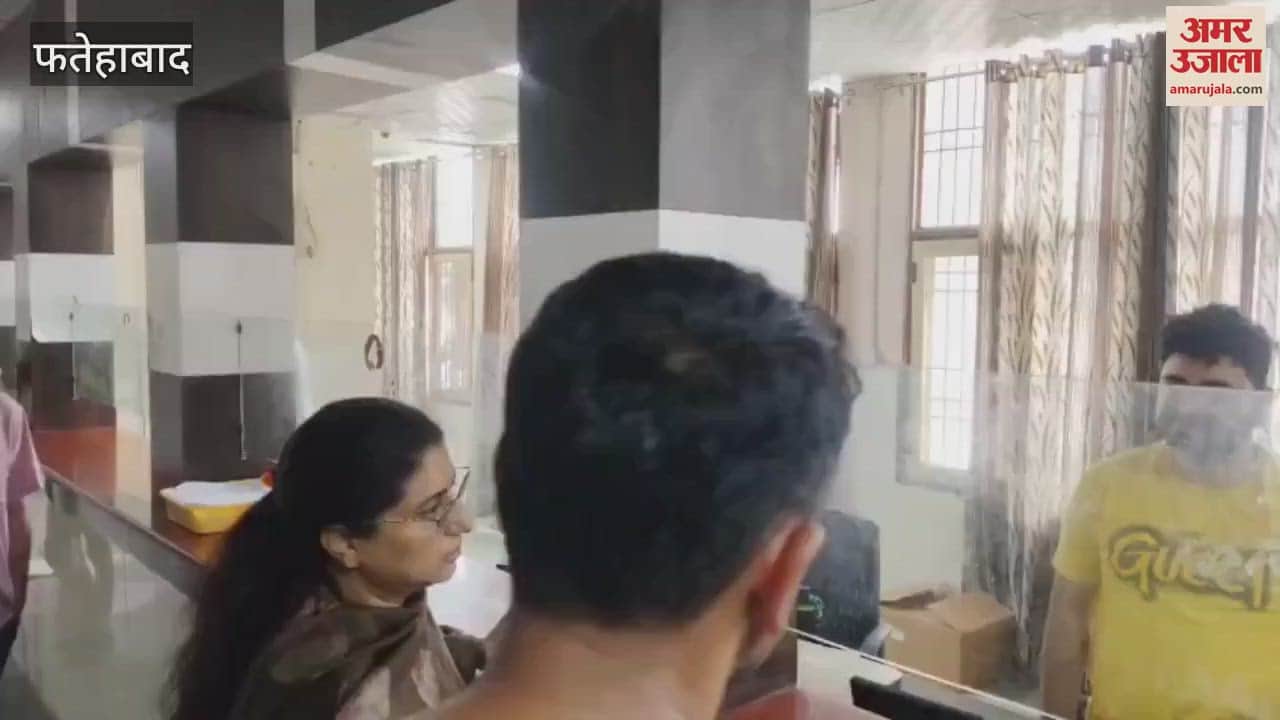 Deputy Commissioner Mandeep Kaur inspected the registry work at E-Disha Center in Fatehabad