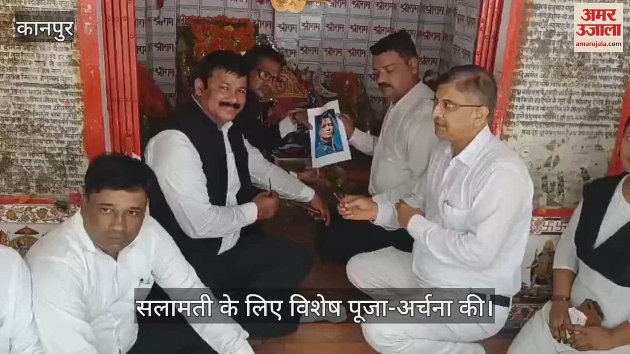 कानपुर कचहरी में अधिवक्ताओं ने शुभांशु शुक्ला की सकुशल वापसी के लिए की पूजा-अर्चना