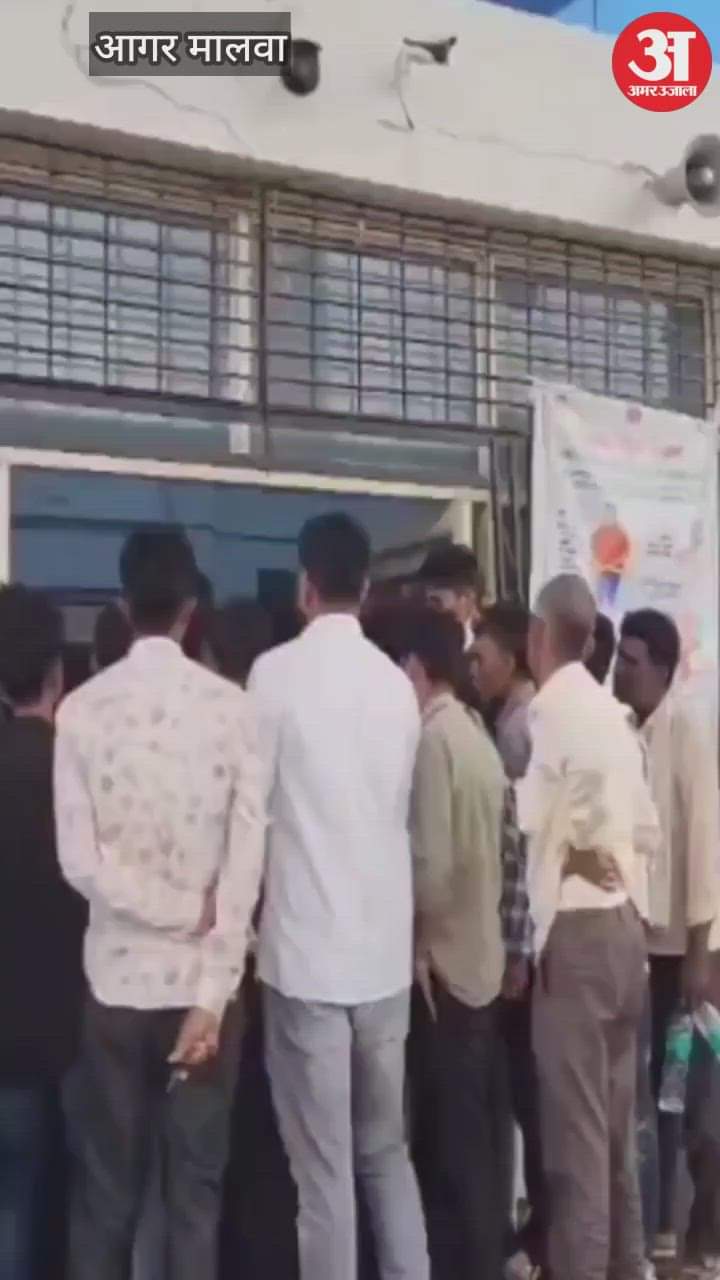 Dead birds found in same tank in district hospital where people were drinking water, there was a lot of uproar