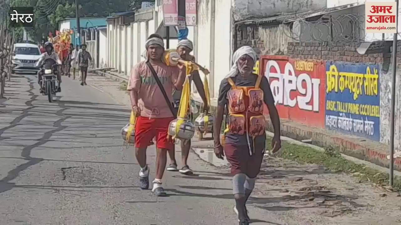 Meerut: Kanwariyas of Madhya Pradesh pass through Zero Mile