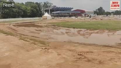 running track in Bhiwani's Bhim Stadium has been buried under sand, the practice of players is getting affected