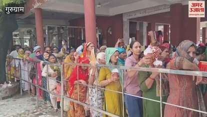 Crowd gathered in ancient Shiva temple Ichhapuri in Gurugram