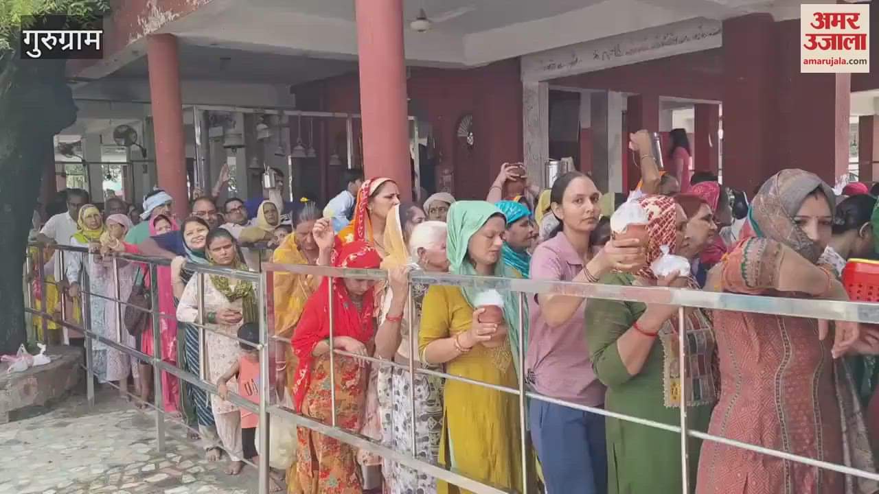 Crowd gathered in ancient Shiva temple Ichhapuri in Gurugram