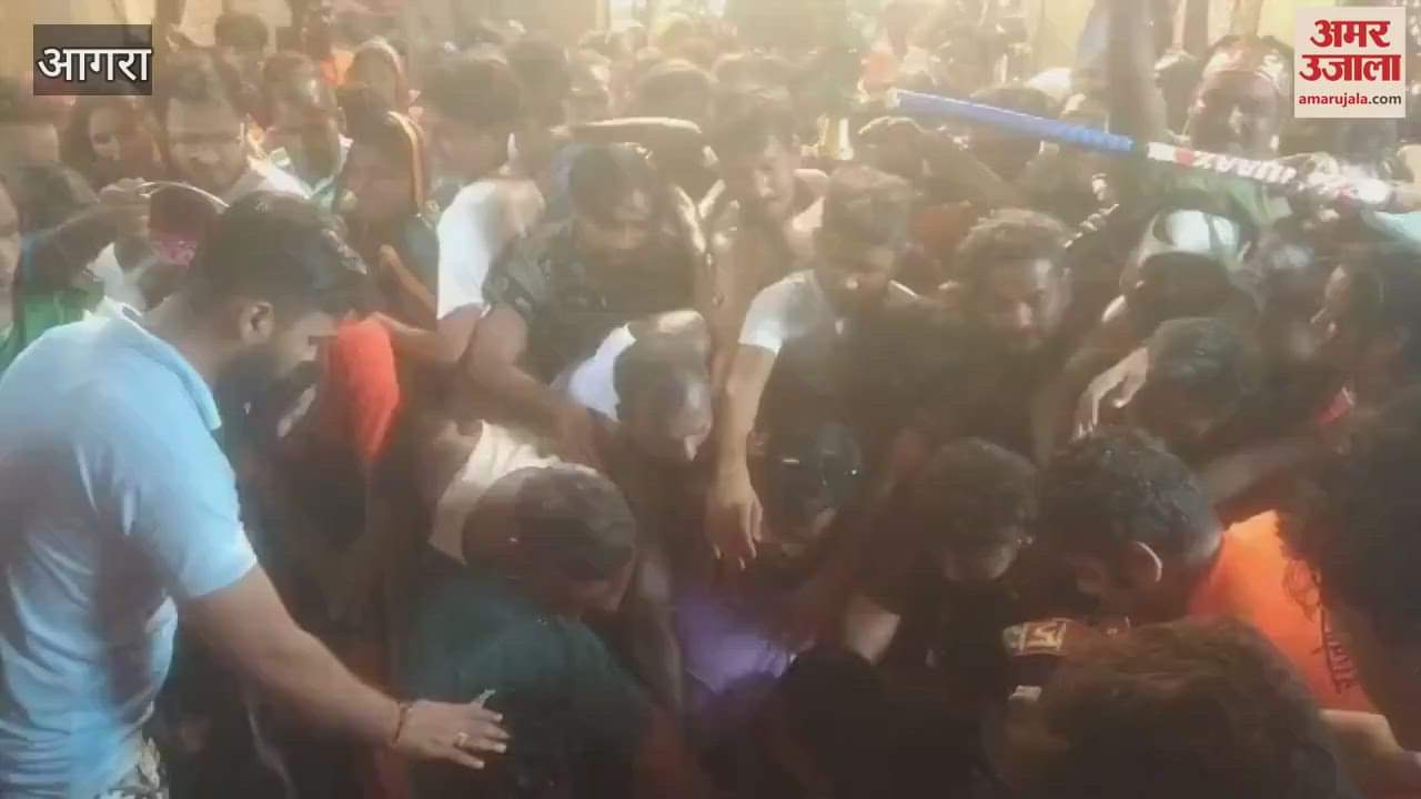 Crowds of devotees gathered at Rajeshwar temple on the first Monday of Sawan