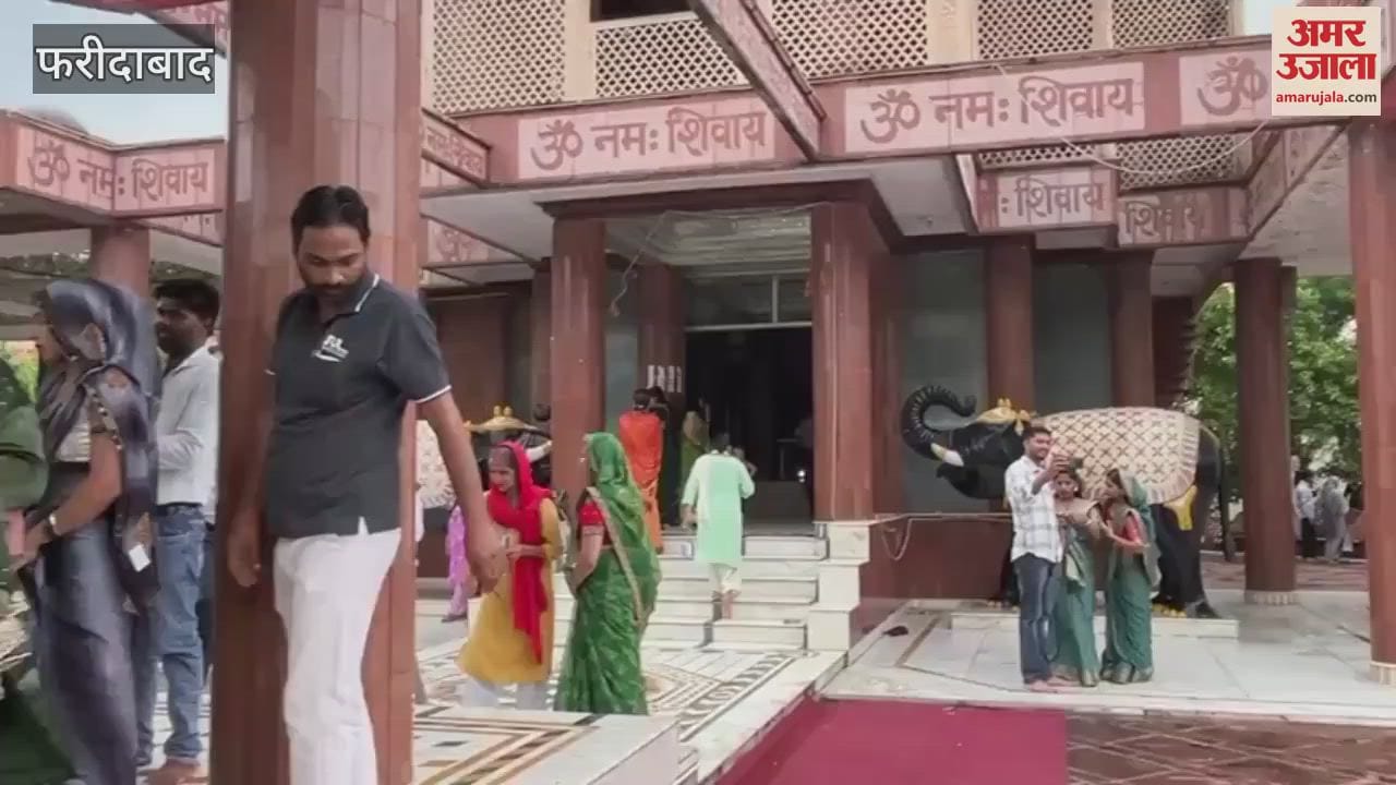 huge crowd of devotees at 21 feet high Shivling temple in Faridabad