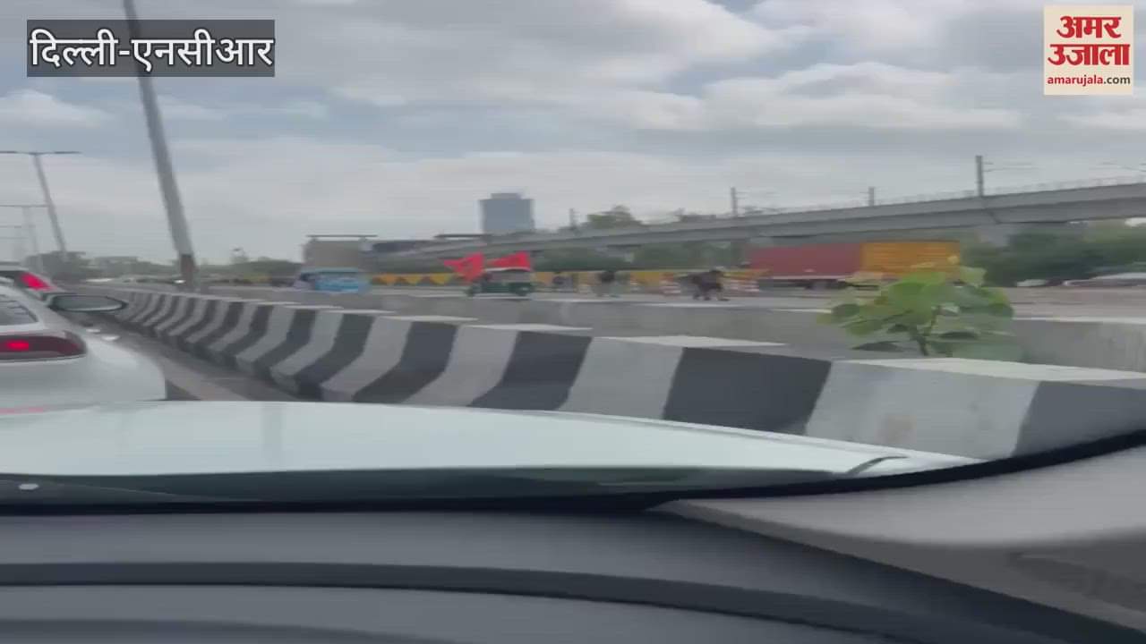 Traffic jam between Kalindi Kunj and Noida