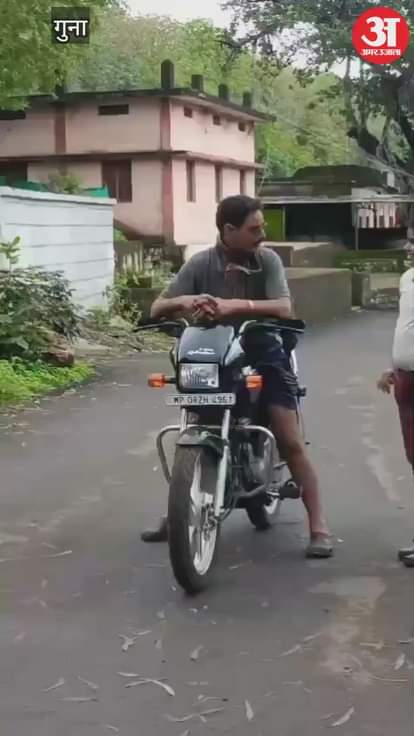 The snake friend who saved the lives of snakes died, after catching it