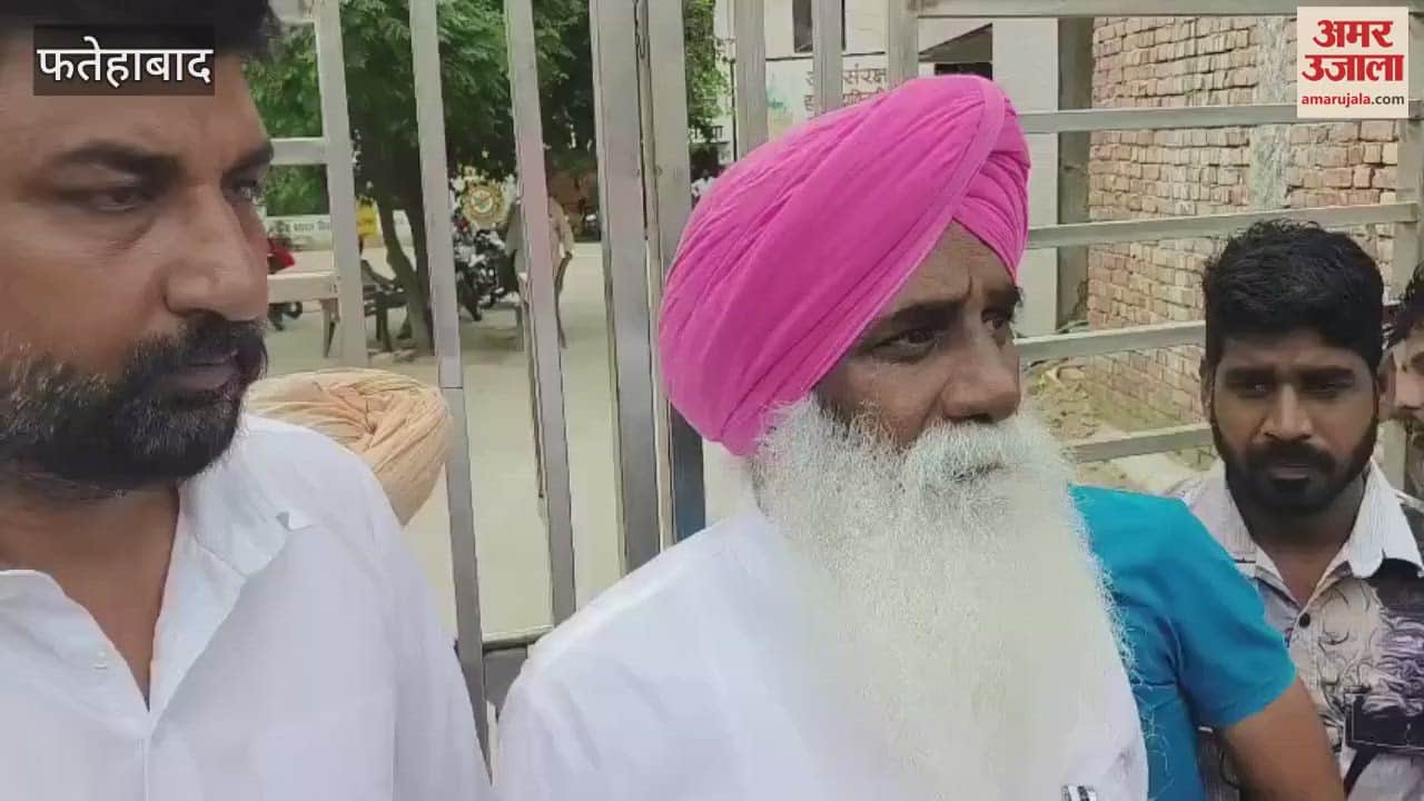 MLA and councilors locked the Ratia Municipal Office in Fatehabad, accusing it of corruption and negligence in development work