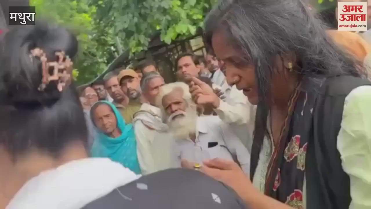 Two women advocates came face to face near Mathura court fierce fight took place