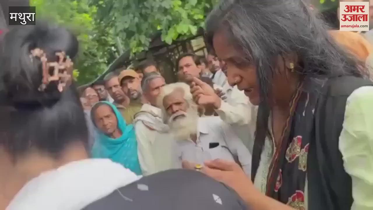 Two women advocates came face to face near Mathura court fierce fight took place