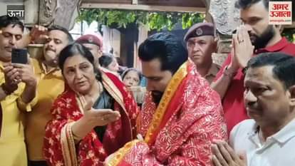 Una Congress in-charge Rajni Patil attended the Chintapurni temple along with her family
