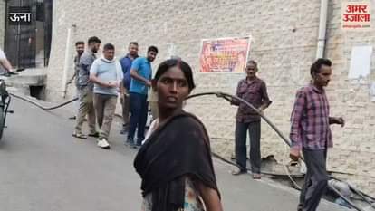 Una Electricity workers busy in repairing electricity system for Shravan fair