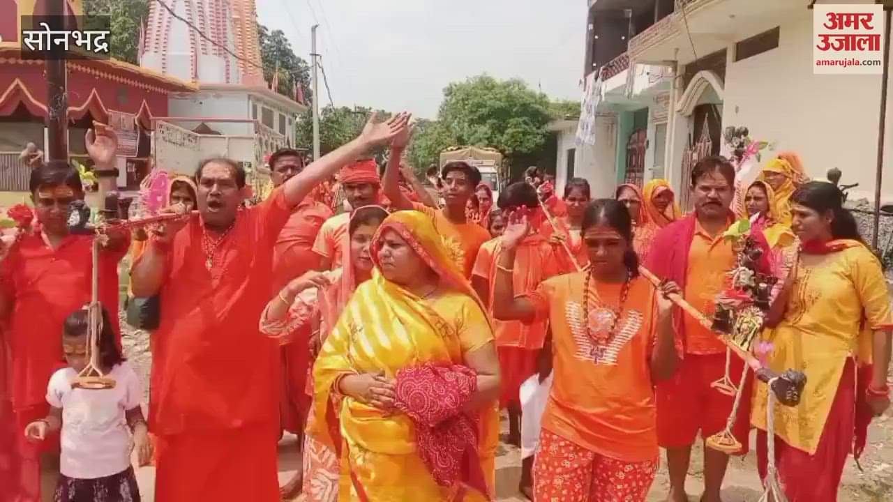 Kanwariyas set out to Vindhyachal to collect water from Baiju Baba Baijnath Dham temple