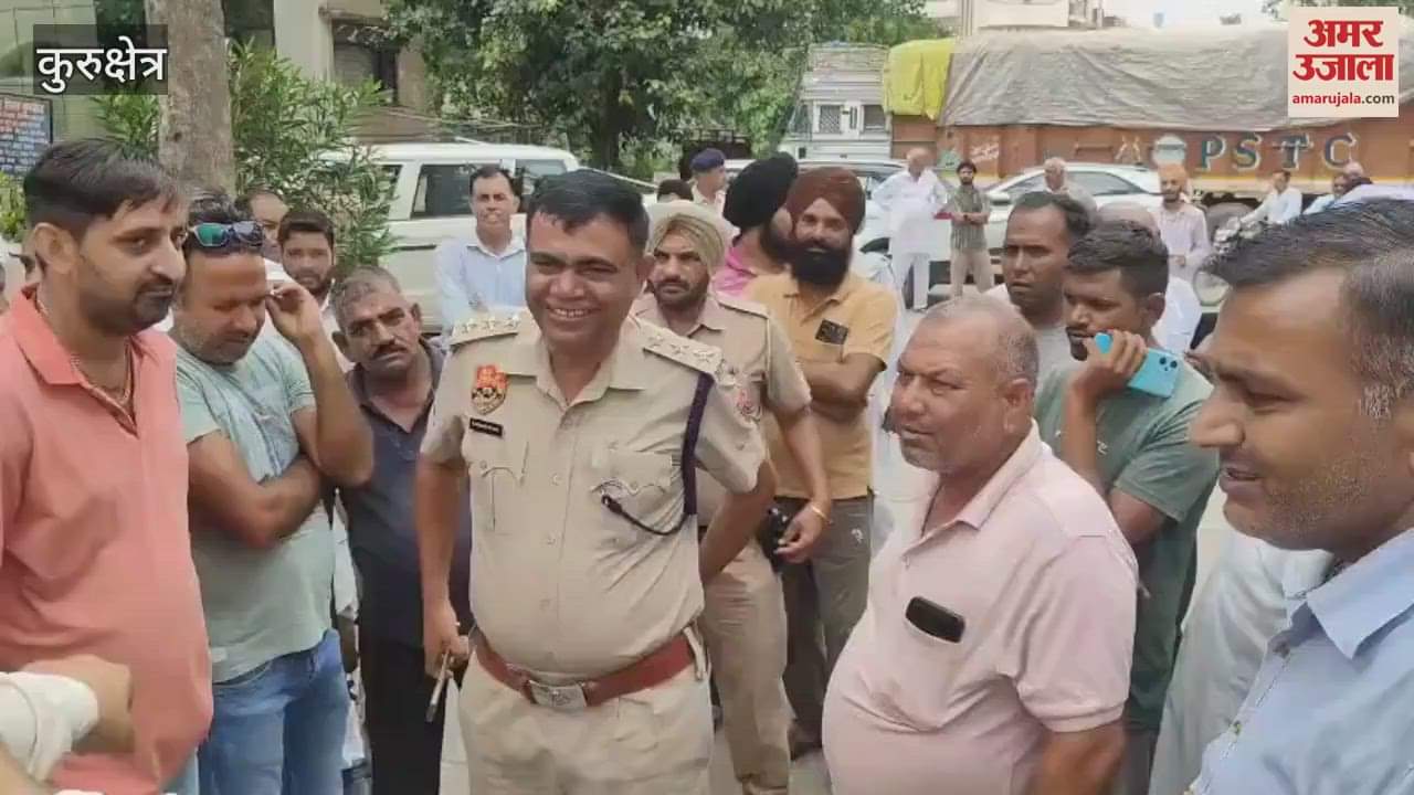 Farmers caught a suspicious vehicle loaded with fertilizer in Ladwa, Kurukshetra