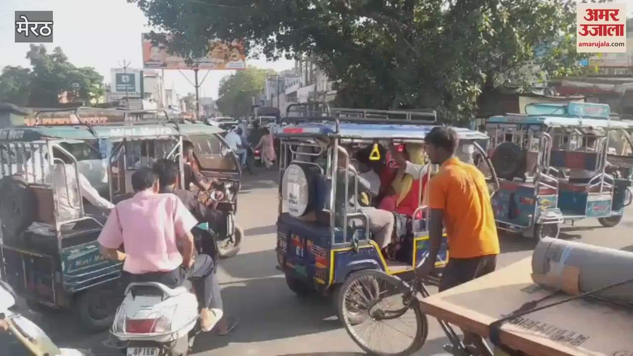 Meerut: Vehicles stuck in traffic jam on Delhi road