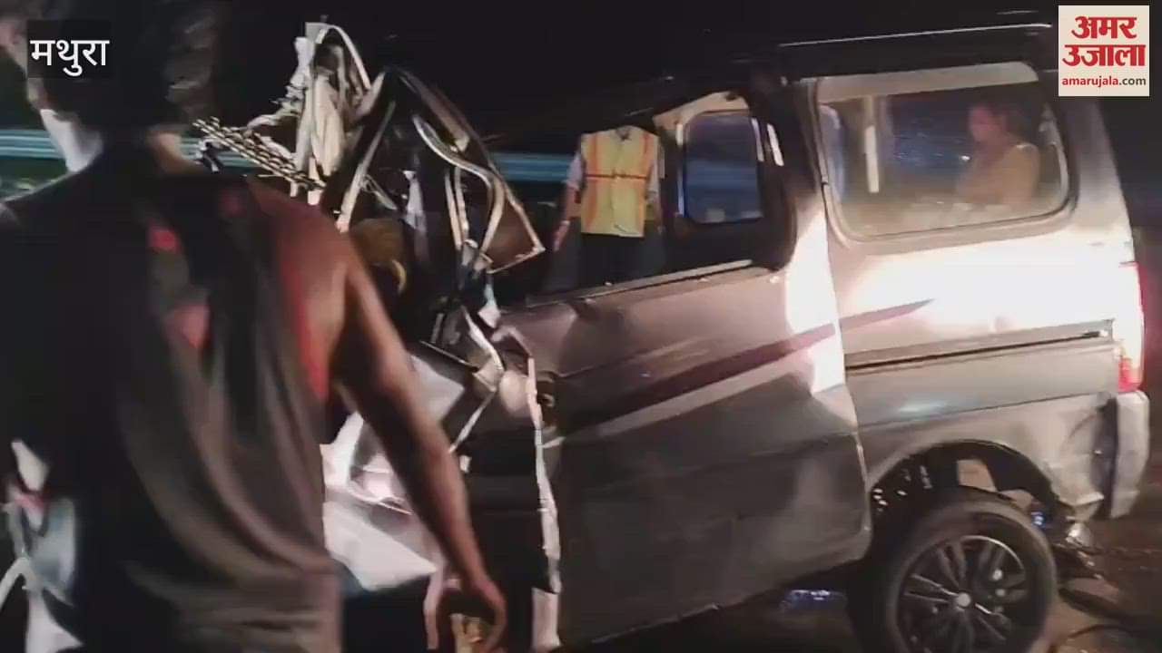 Horrible accident on Yamuna Expressway dead bodies scattered on the road