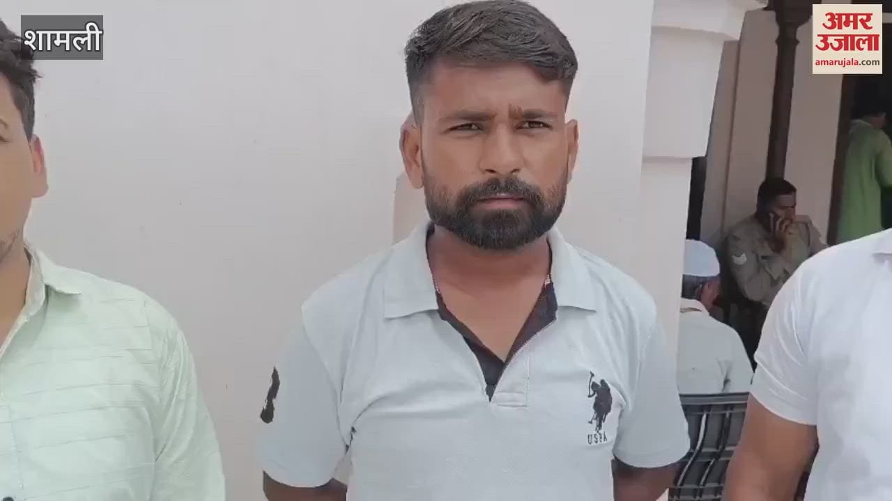 Shamli: Village Panchayat assistants submitted a memorandum to the MLA